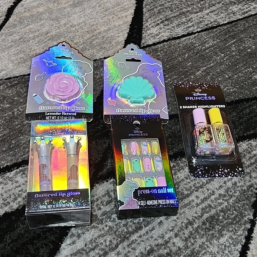 DISNEY PRINCESS SHIMMER LIP GLOSS MOLDED SHAPED LIP BALM NAIL-SET SHAKER…